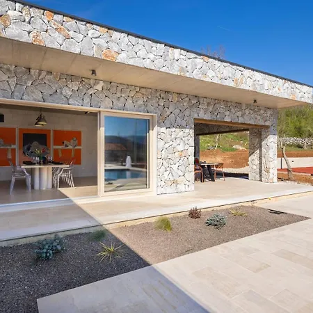 New! Contemporary Fantazija - A Luxurious Retreat In Villa