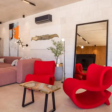 New! Contemporary Fantazija - A Luxurious Retreat In *