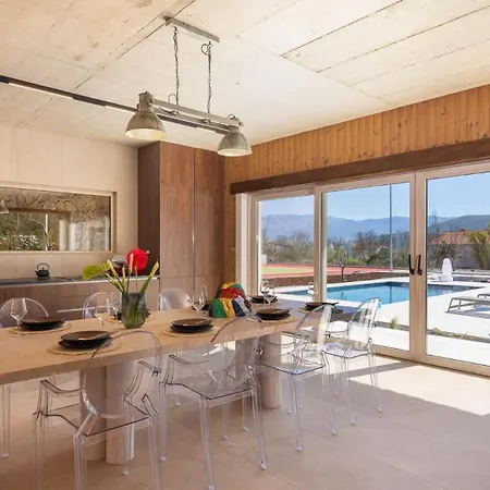 Villa New! Contemporary Fantazija - A Luxurious Retreat In