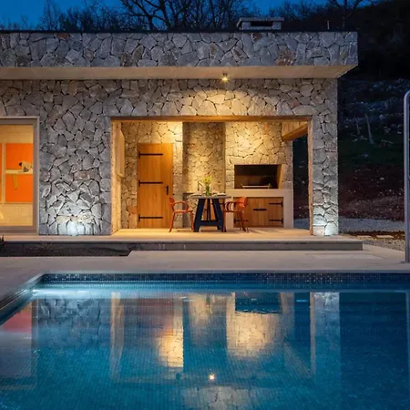 New! Contemporary Fantazija - A Luxurious Retreat In Villa Dicmo