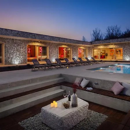 New! Contemporary Fantazija - A Luxurious Retreat In Villa