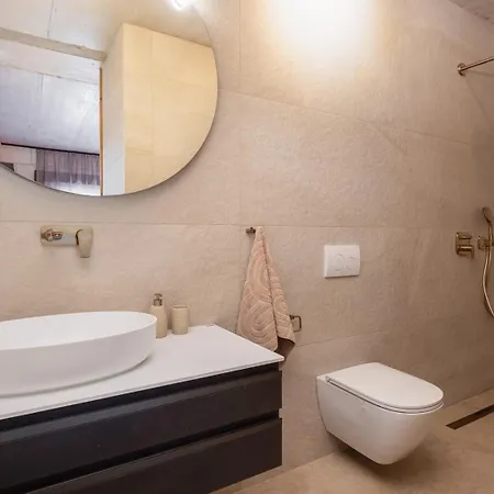 Villa New! Contemporary Fantazija - A Luxurious Retreat In