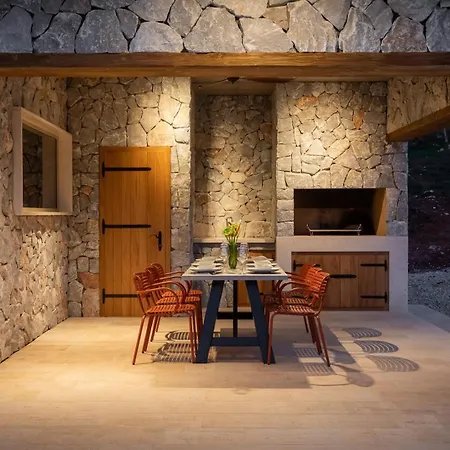 New! Contemporary Fantazija - A Luxurious Retreat In Villa *