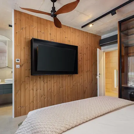 New! Contemporary Fantazija - A Luxurious Retreat In *