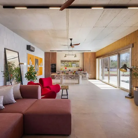 Villa New! Contemporary Fantazija - A Luxurious Retreat In