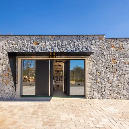New! Contemporary Fantazija - A Luxurious Retreat In Villa *
