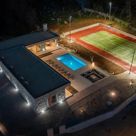 New! Contemporary Fantazija - A Luxurious Retreat In